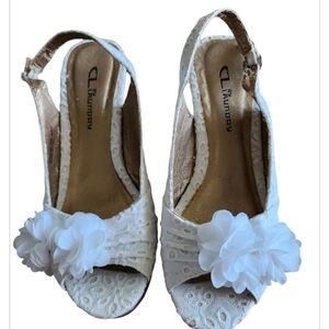 Preowned CL by Laundry Shoes.